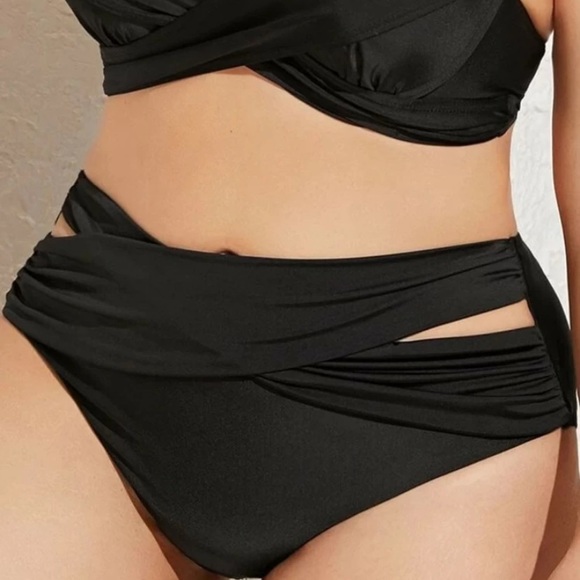 NWT - Crisscross High Waisted Bikini Bottom - Picture 3 of 4